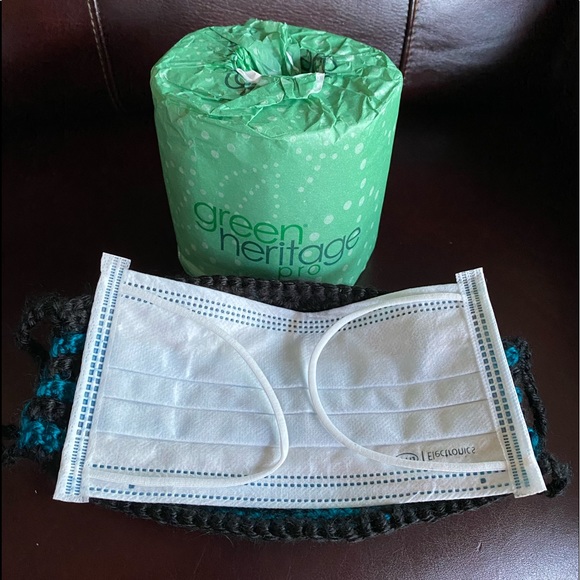 Decorative Hand-knitted Face Mask - Picture 6 of 11